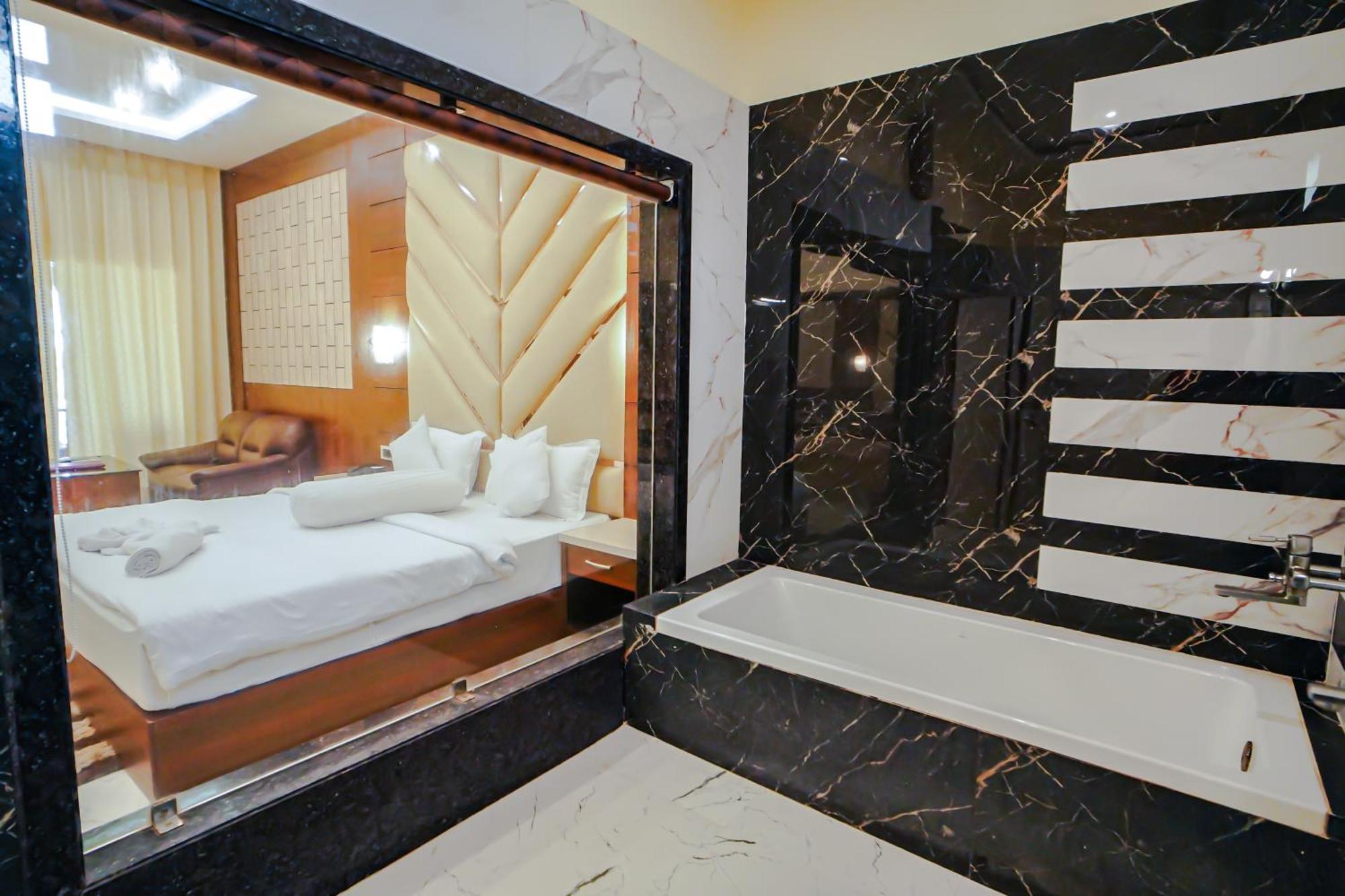 Prasant On Beach Resort !! Lift - Wifi -Restaurant-Parking Facilities-Newly Decorated Room !! Mandarmani Eksteriør bilde