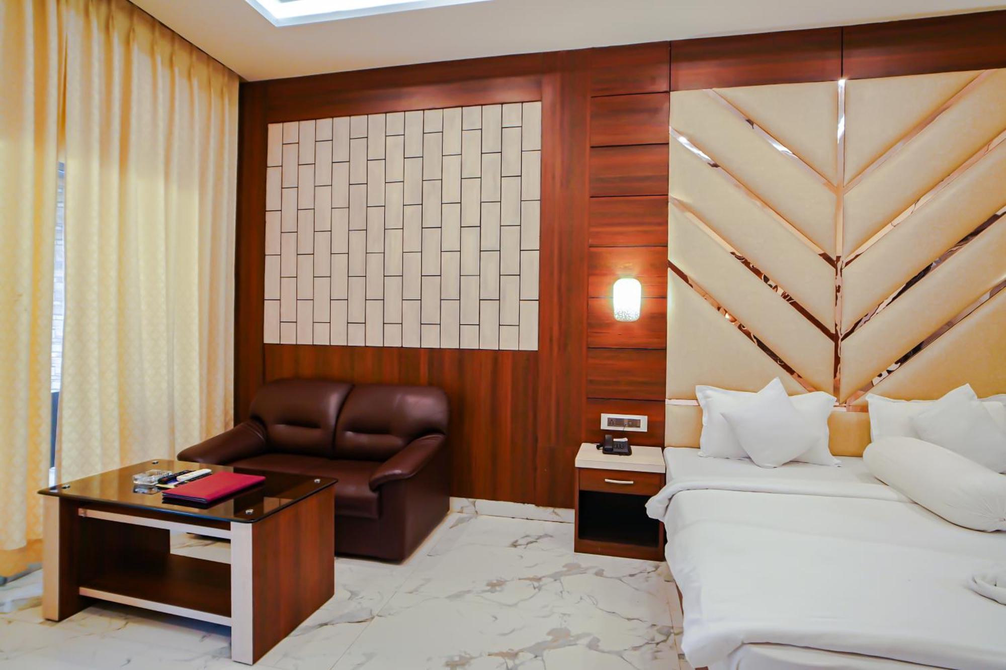 Prasant On Beach Resort !! Lift - Wifi -Restaurant-Parking Facilities-Newly Decorated Room !! Mandarmani Eksteriør bilde