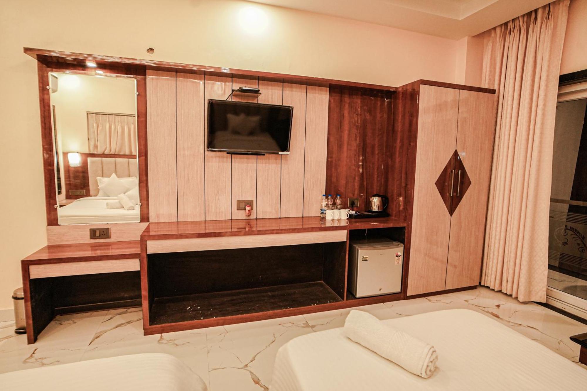 Prasant On Beach Resort !! Lift - Wifi -Restaurant-Parking Facilities-Newly Decorated Room !! Mandarmani Eksteriør bilde