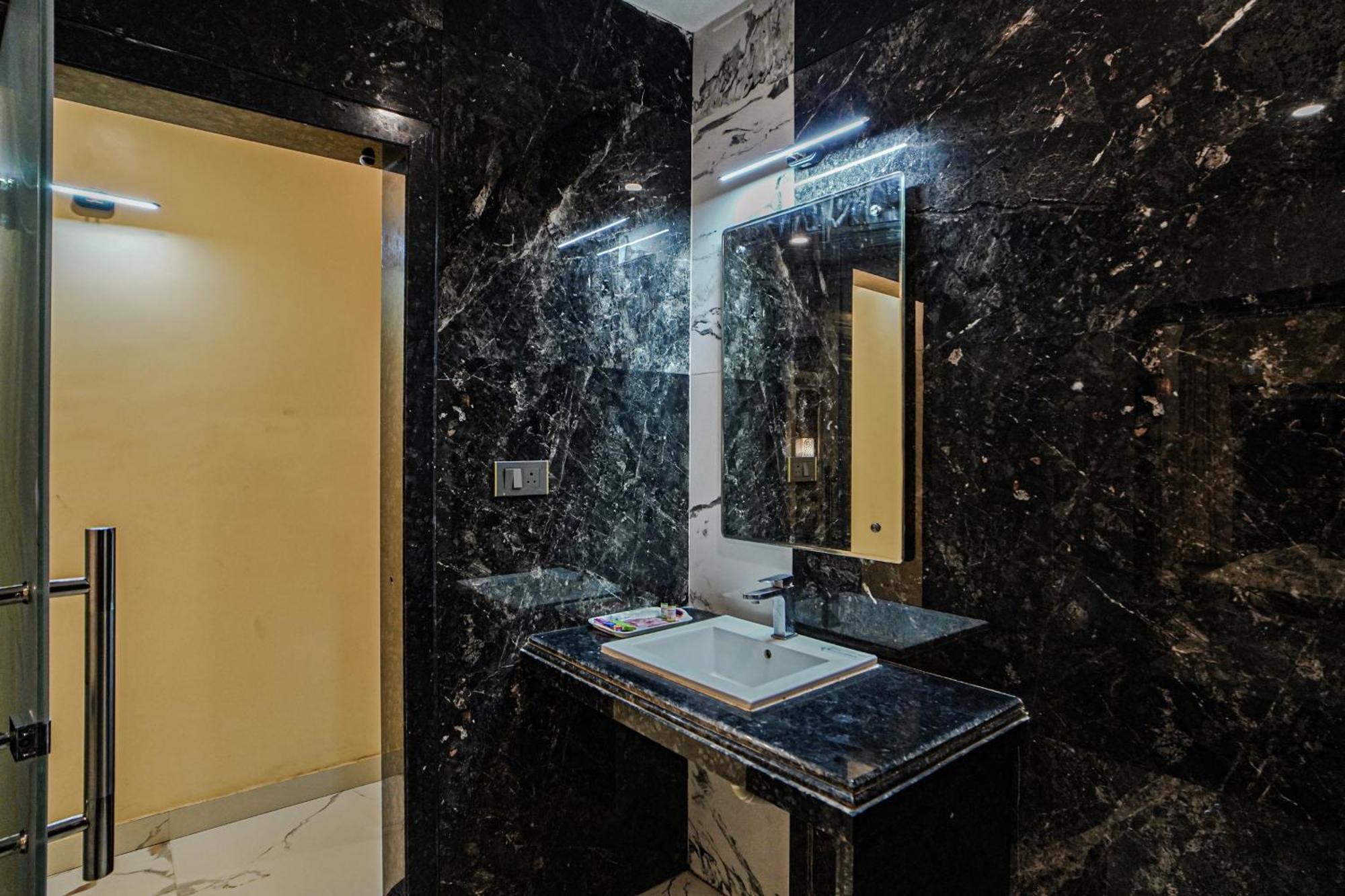Prasant On Beach Resort !! Lift - Wifi -Restaurant-Parking Facilities-Newly Decorated Room !! Mandarmani Eksteriør bilde