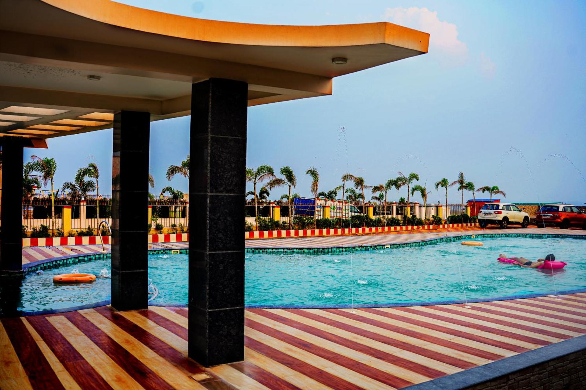 Prasant On Beach Resort !! Lift - Wifi -Restaurant-Parking Facilities-Newly Decorated Room !! Mandarmani Eksteriør bilde