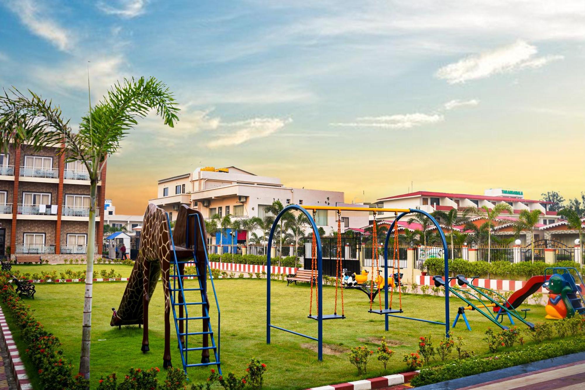 Prasant On Beach Resort !! Lift - Wifi -Restaurant-Parking Facilities-Newly Decorated Room !! Mandarmani Eksteriør bilde