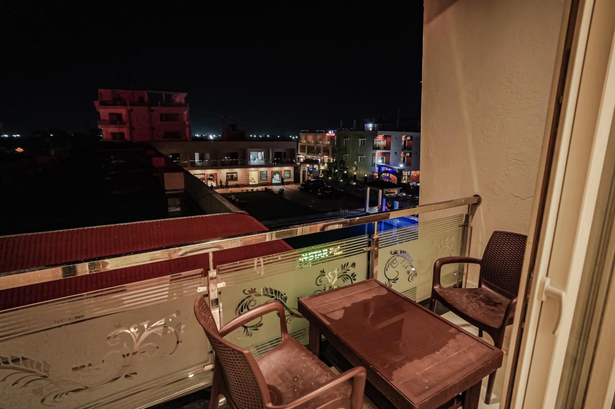 Prasant On Beach Resort !! Lift - Wifi -Restaurant-Parking Facilities-Newly Decorated Room !! Mandarmani Eksteriør bilde