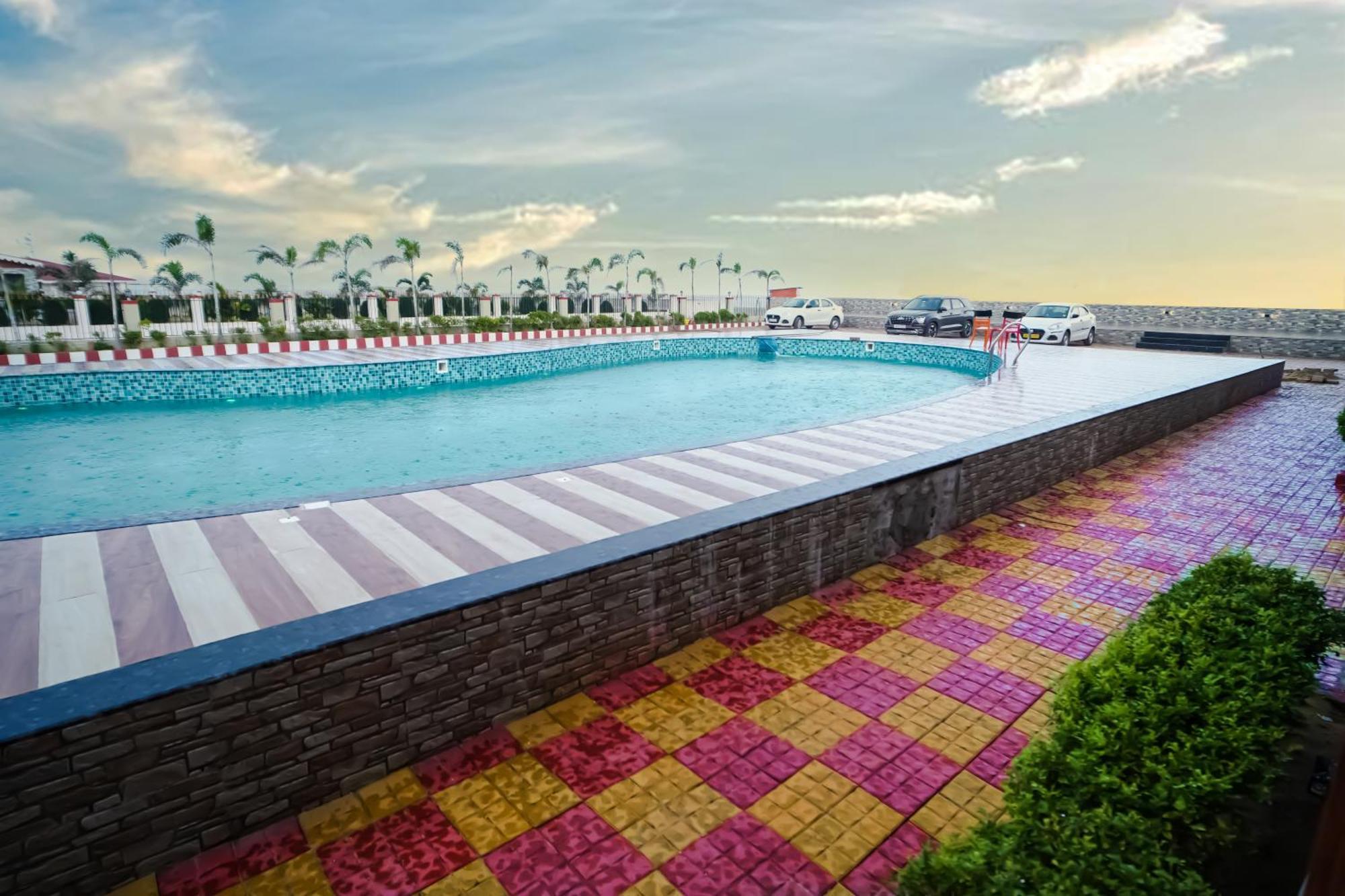 Prasant On Beach Resort !! Lift - Wifi -Restaurant-Parking Facilities-Newly Decorated Room !! Mandarmani Eksteriør bilde